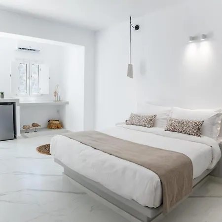 Mylos Design Perissa (Santorini)